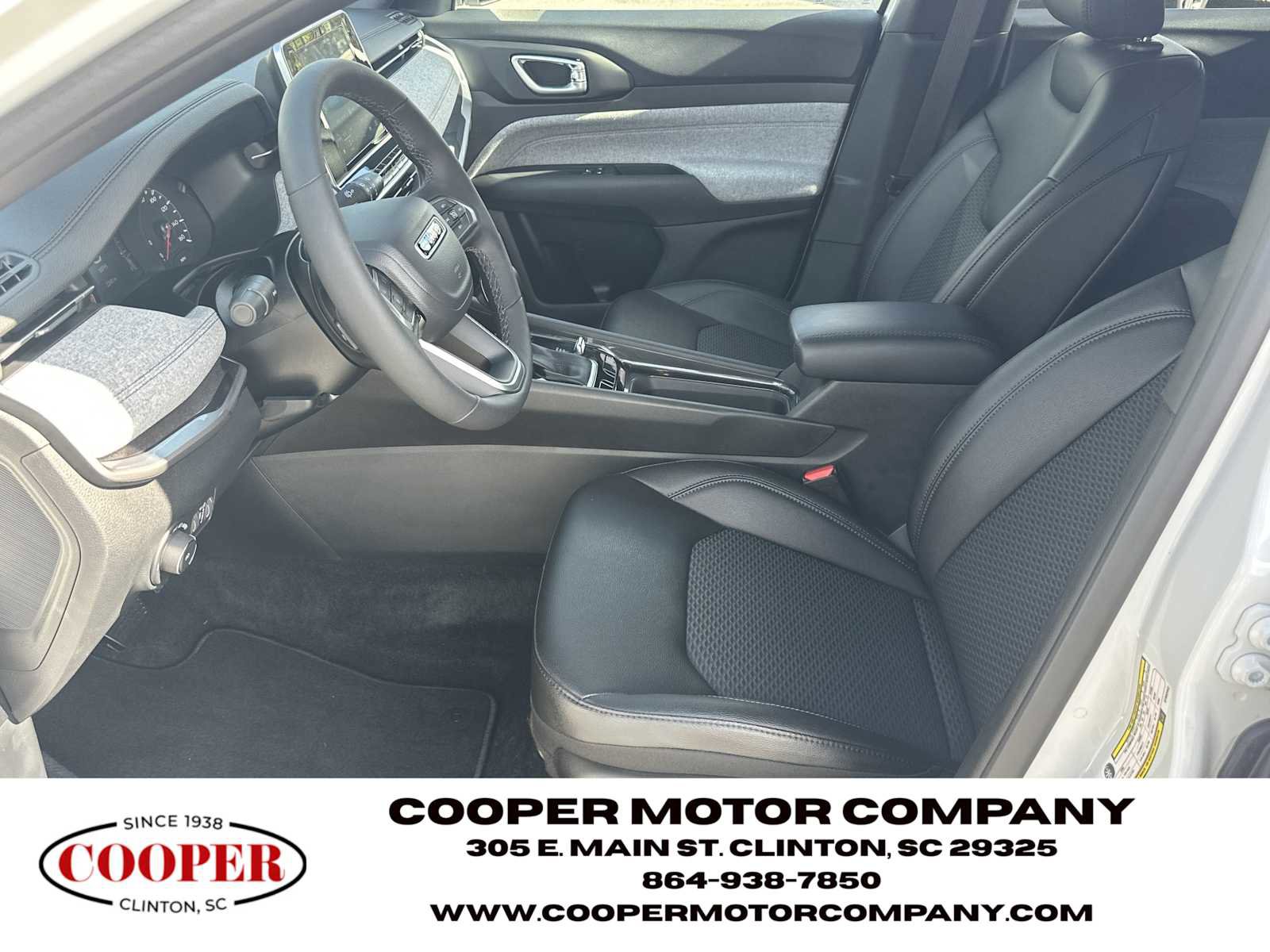 Used 2025 Jeep Compass Latitude image 9