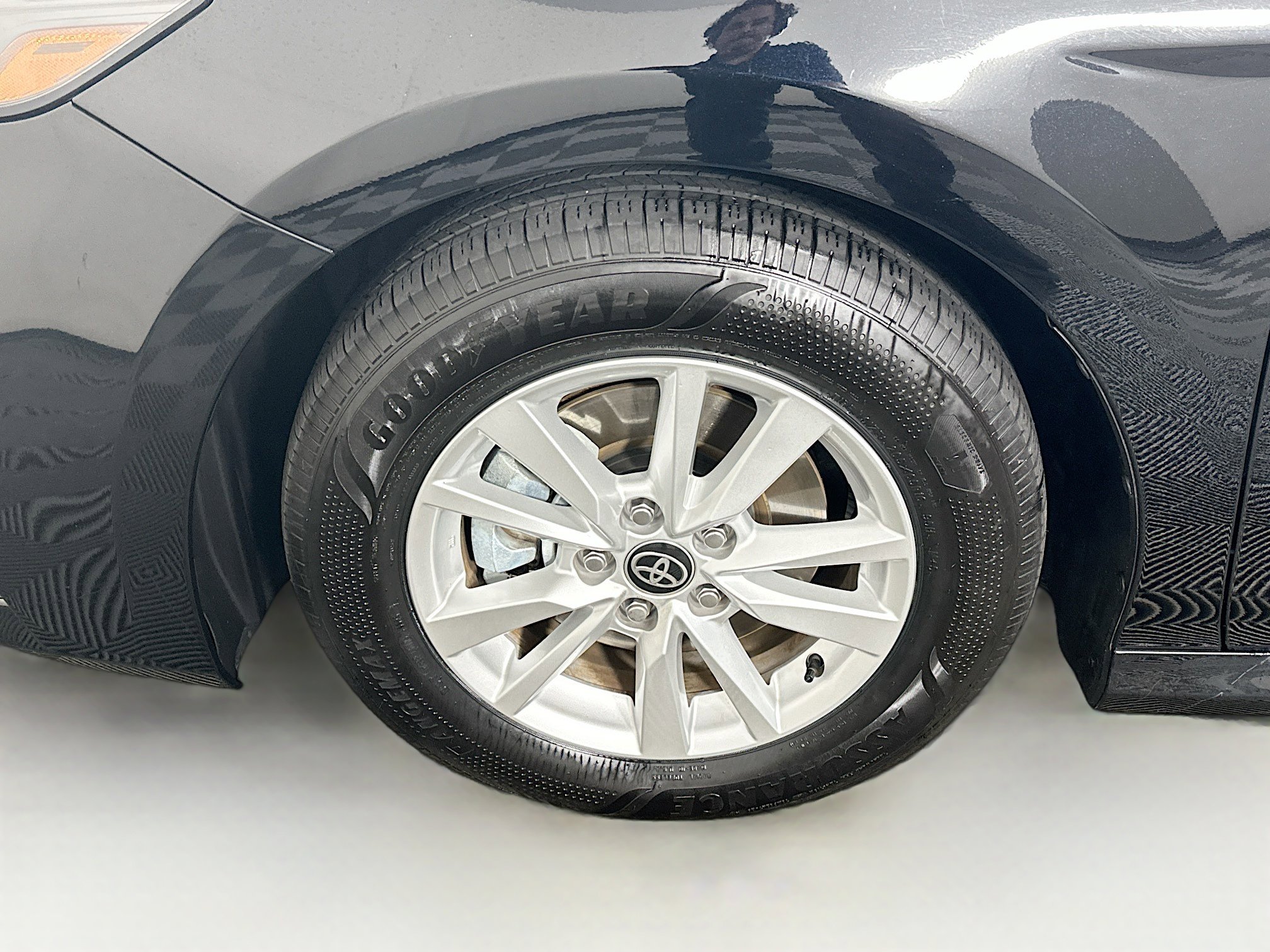 Used 2025 Toyota Camry LE image 11