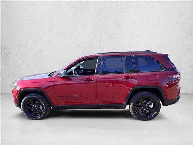 Used 2023 Jeep Grand Cherokee Limited w/ Black Appearance Package AWD/4WD image 2