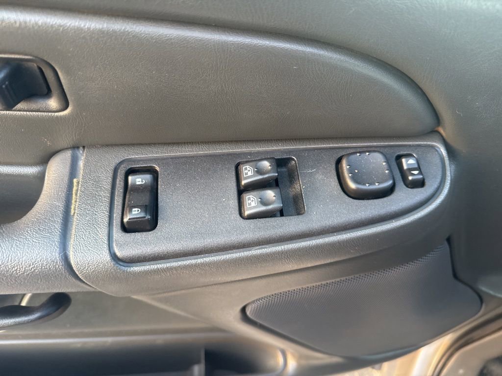 Used 2007 GMC Sierra 2500 SLE w/ Heavy-Duty Power Package image 13