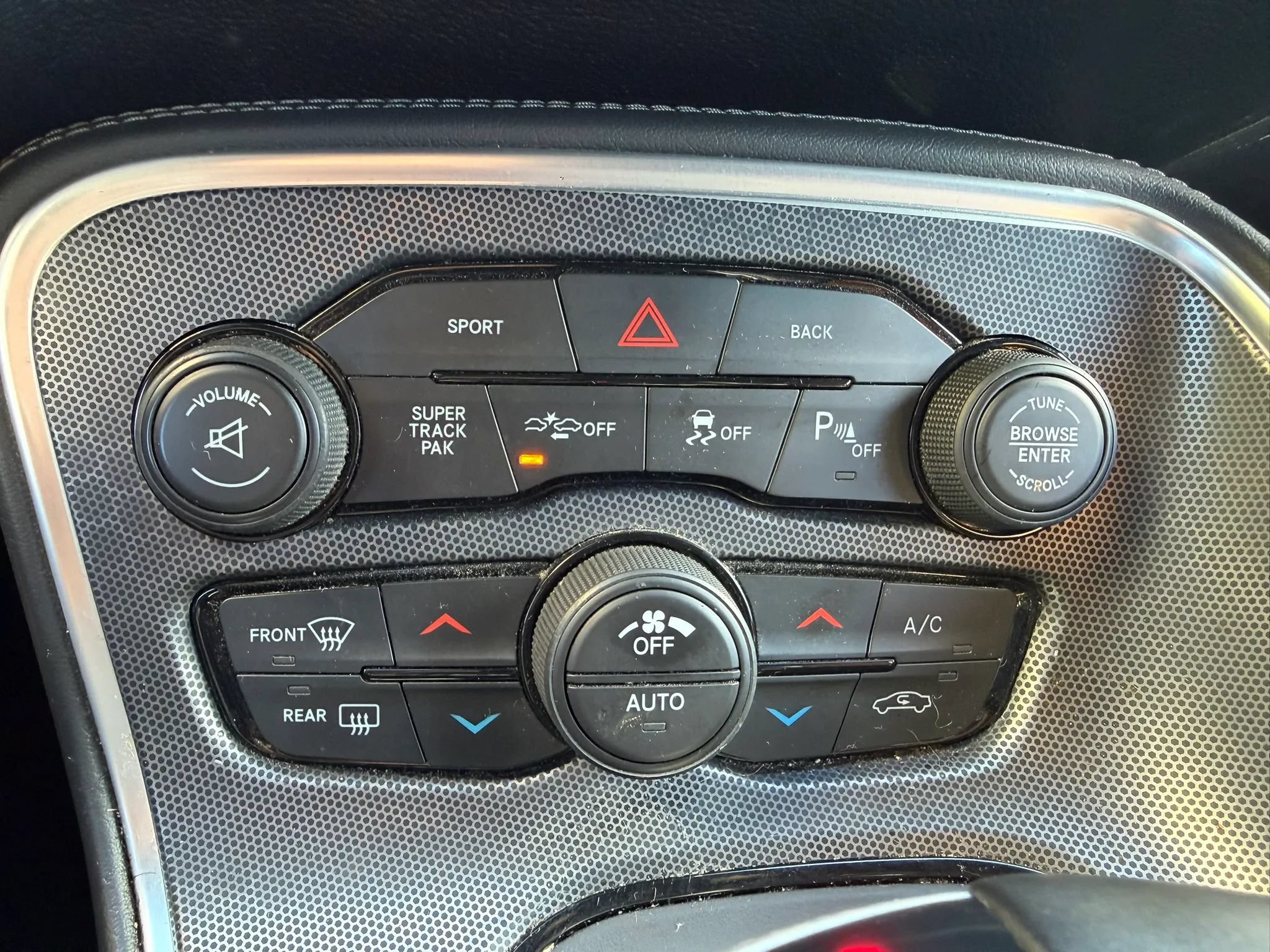 Used 2016 Dodge Challenger R/T Plus RWD image 18