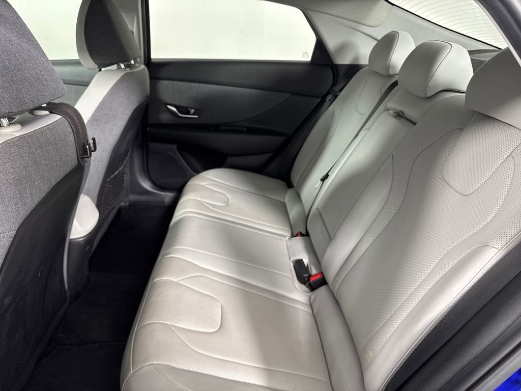 Used 2021 Hyundai Elantra Limited image 25