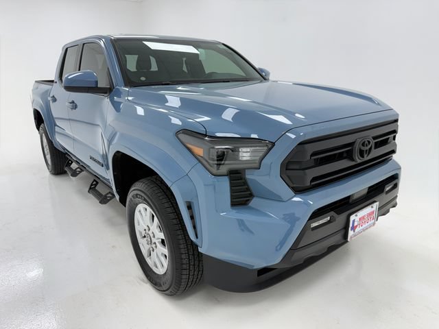 Used 2026 Toyota Tacoma SR5 AWD/4WD image 2