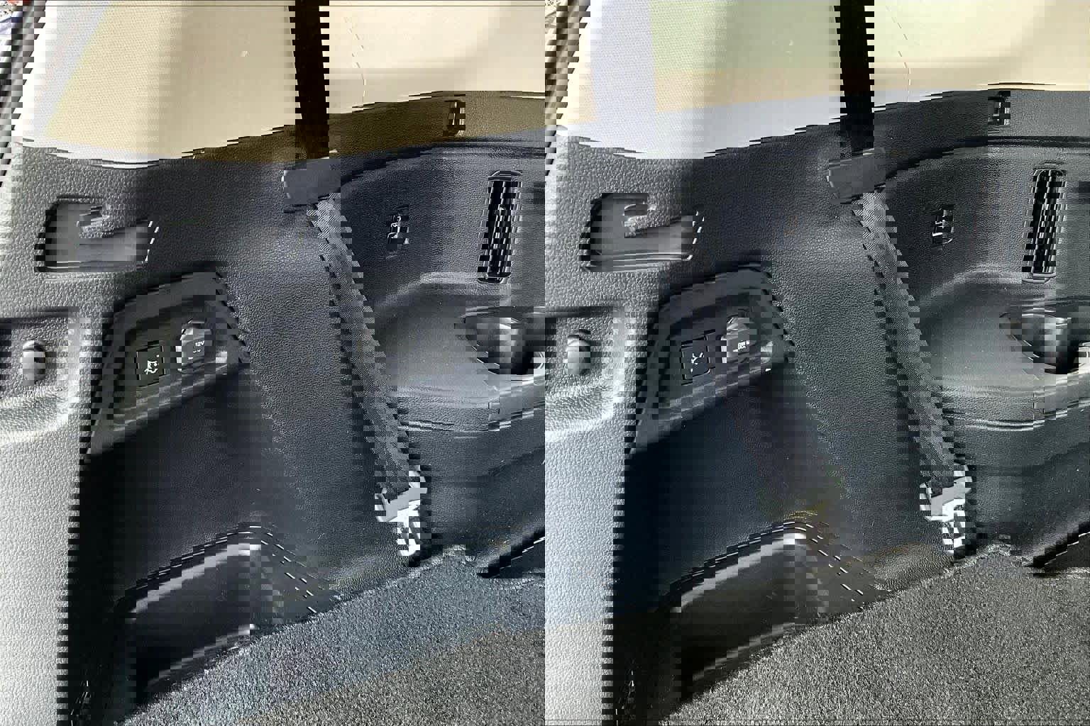 Used 2023 Honda Pilot Touring image 15