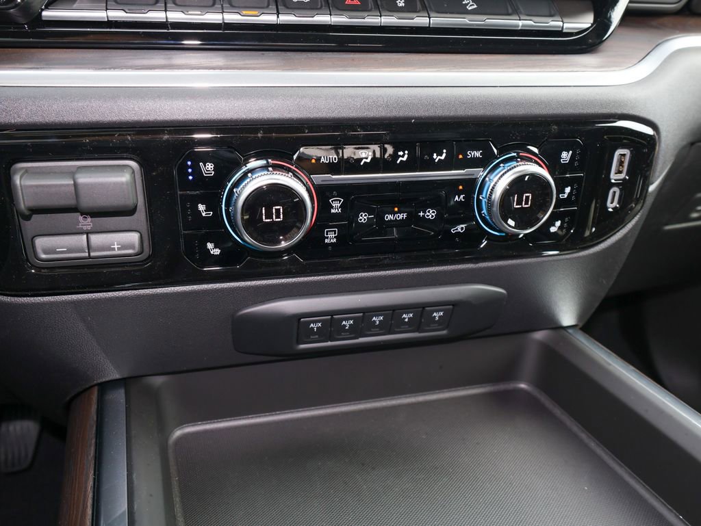 New 2026 GMC Sierra 3500 SLT w/ SLT Premium Package AWD/4WD image 19