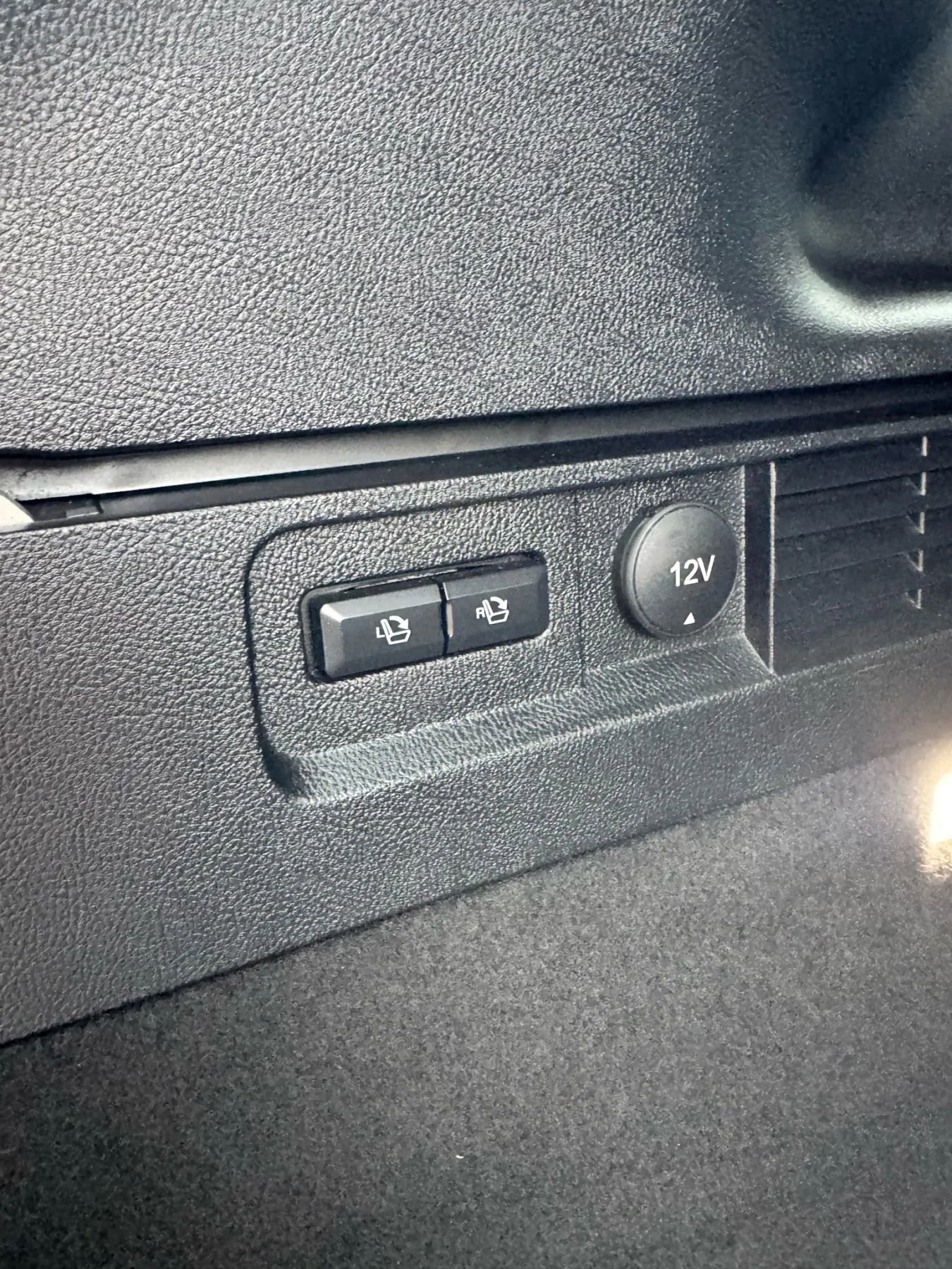 Used 2018 Lincoln MKX Reserve w/ Lincoln MKX Climate Package image 20