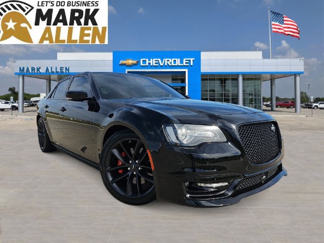 Used 2023 Chrysler 300 C RWD image 1