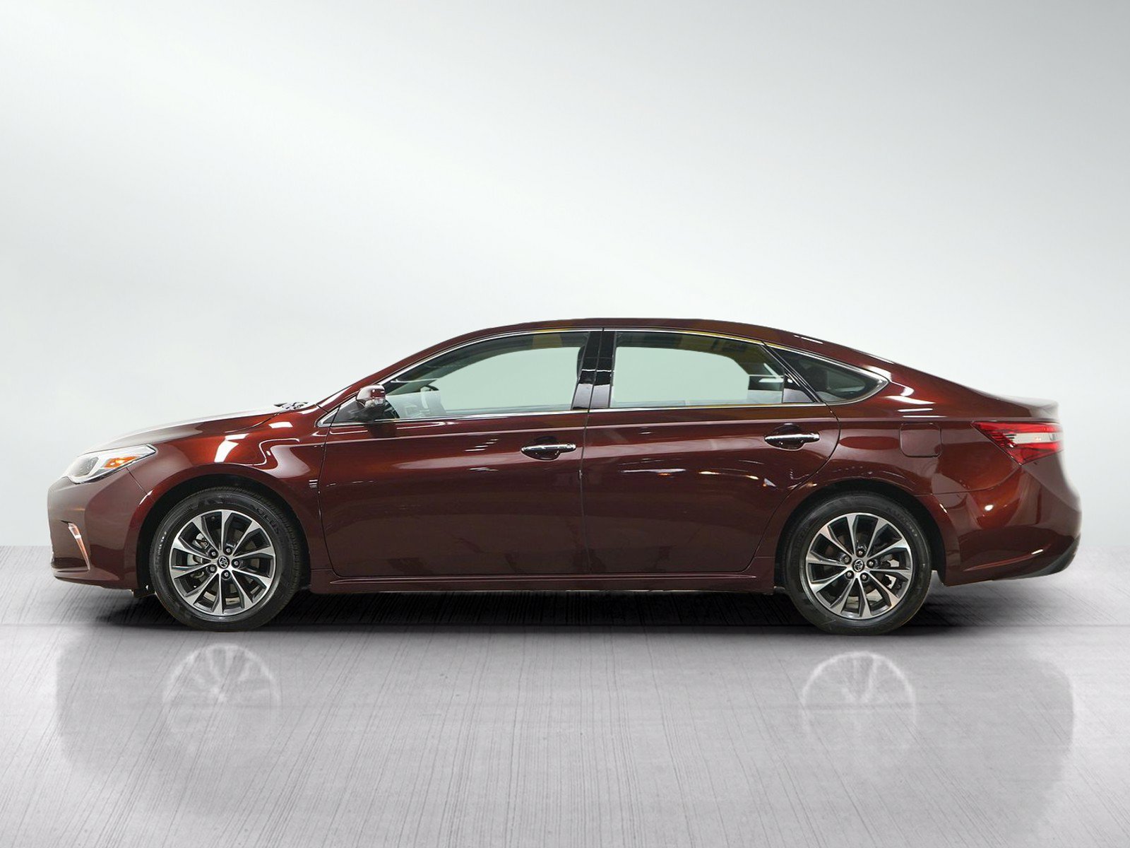 Used 2016 Toyota Avalon XLE Premium FWD image 3