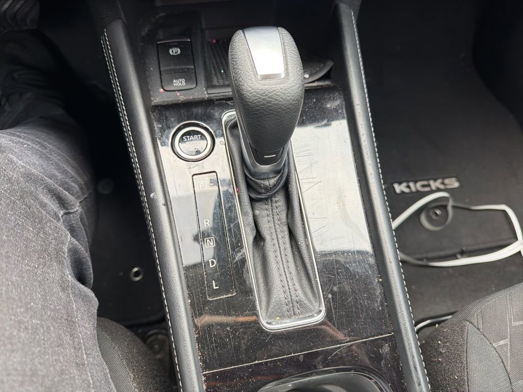 Used 2022 Nissan Kicks SV image 21
