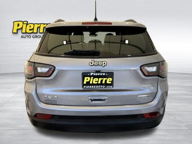 Used 2023 Jeep Compass Latitude w/ Sun and Sound Group image 3