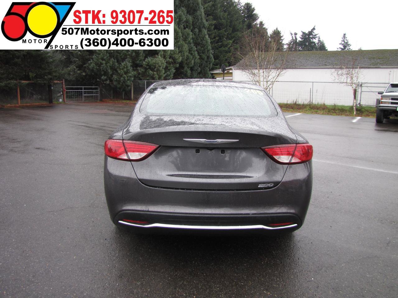 Used 2016 Chrysler 200 Limited image 7