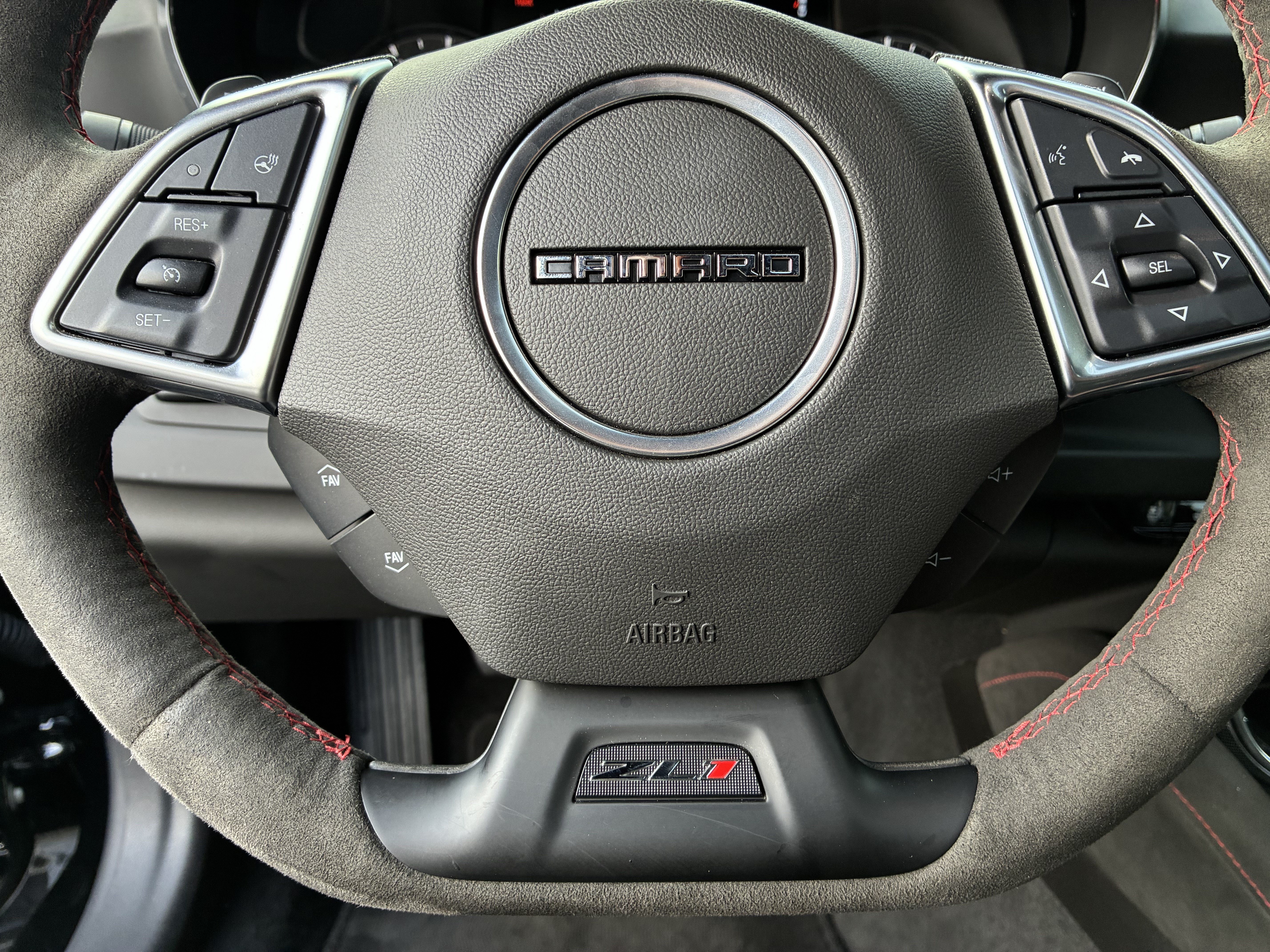 Used 2018 Chevrolet Camaro ZL1 RWD image 26