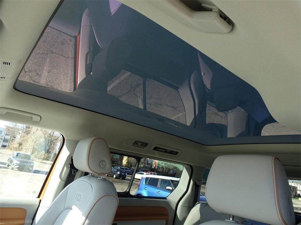 New 2025 Volkswagen ID. Buzz 1st Edition image 13