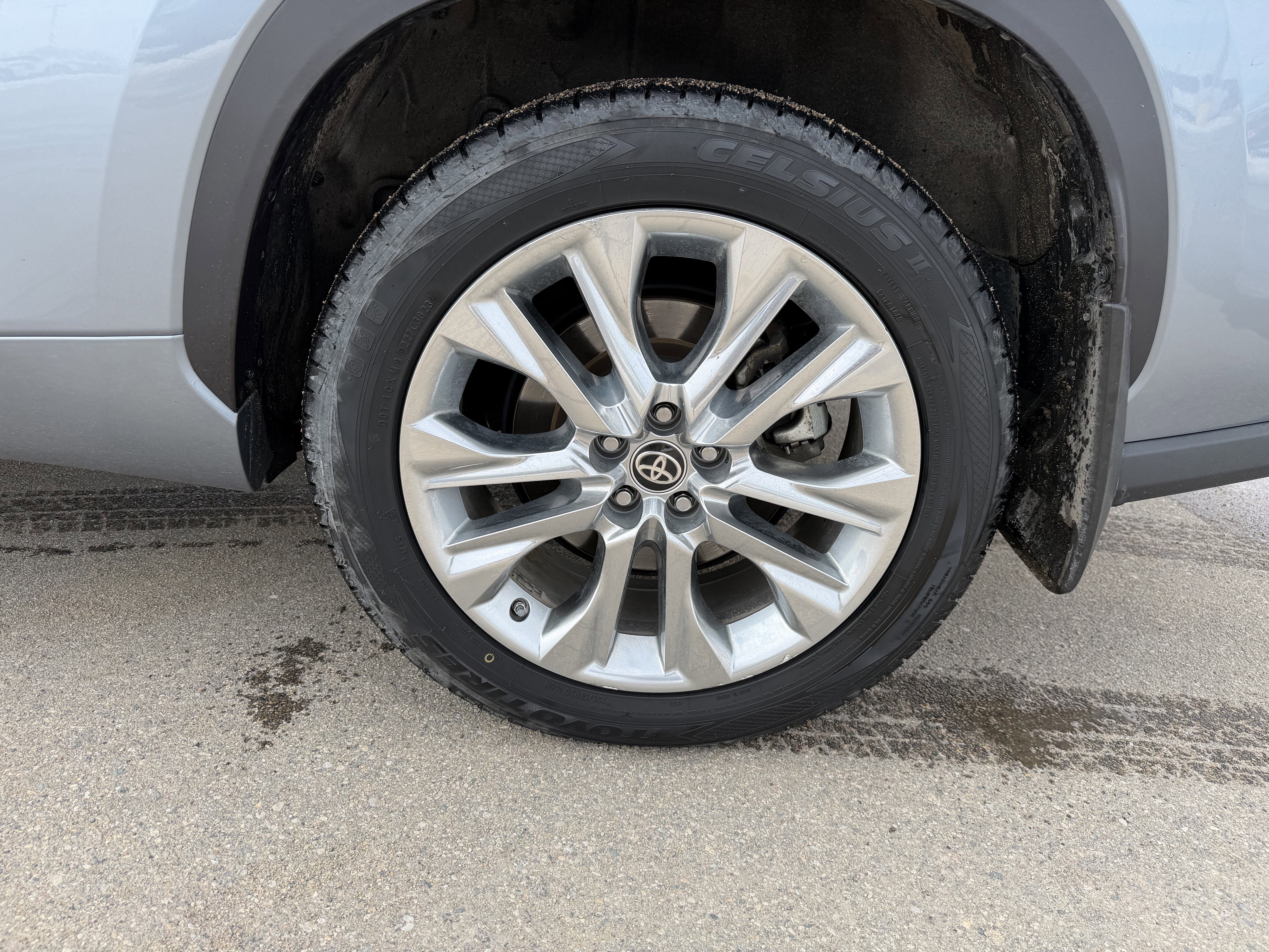 Used 2020 Toyota Highlander Limited image 20