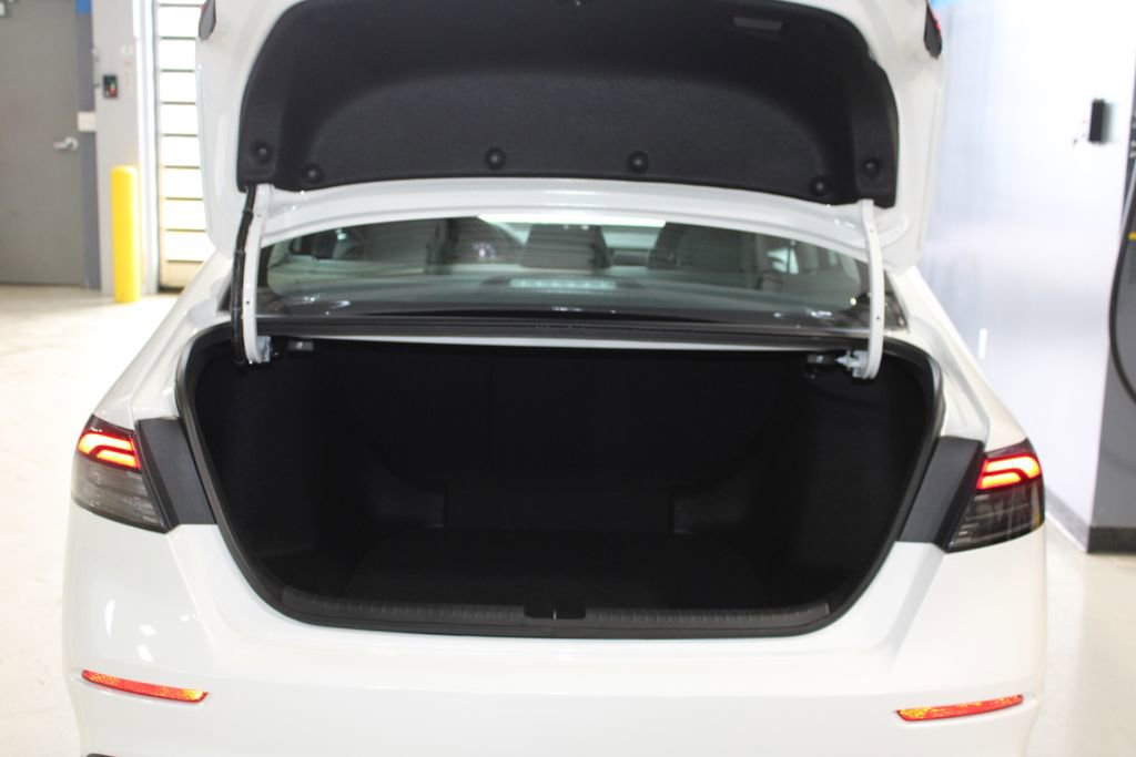 Certified 2024 Honda Accord EX image 42