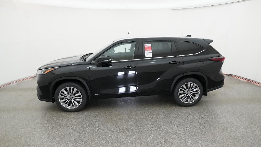 New 2026 Toyota Highlander Platinum AWD/4WD image 3