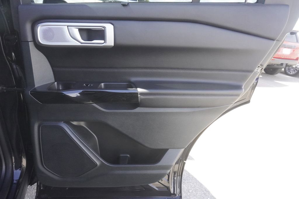 Used 2023 Ford Explorer Platinum w/ Technology Package image 25