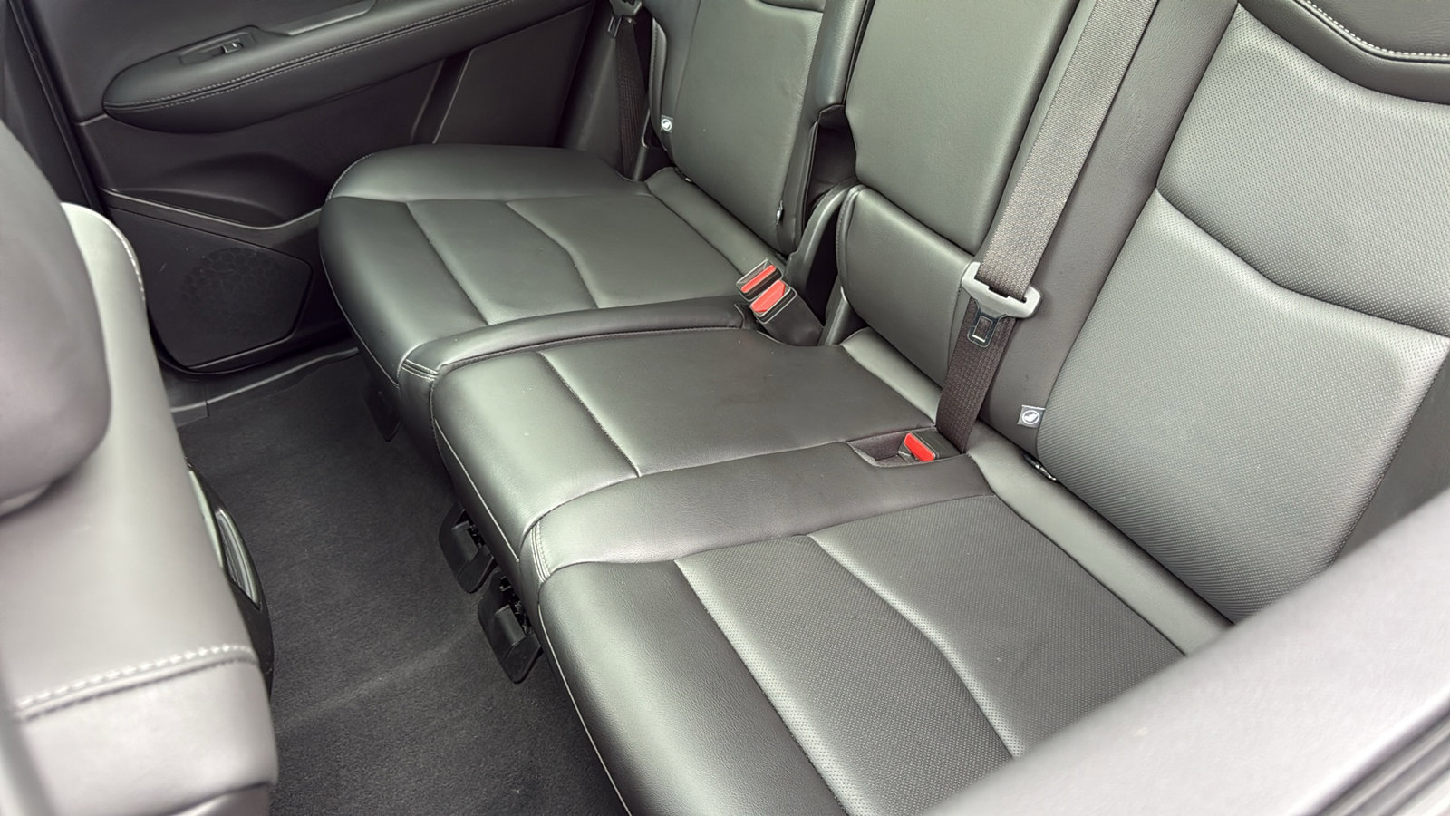 Certified 2025 Cadillac XT5 Premium Luxury image 32