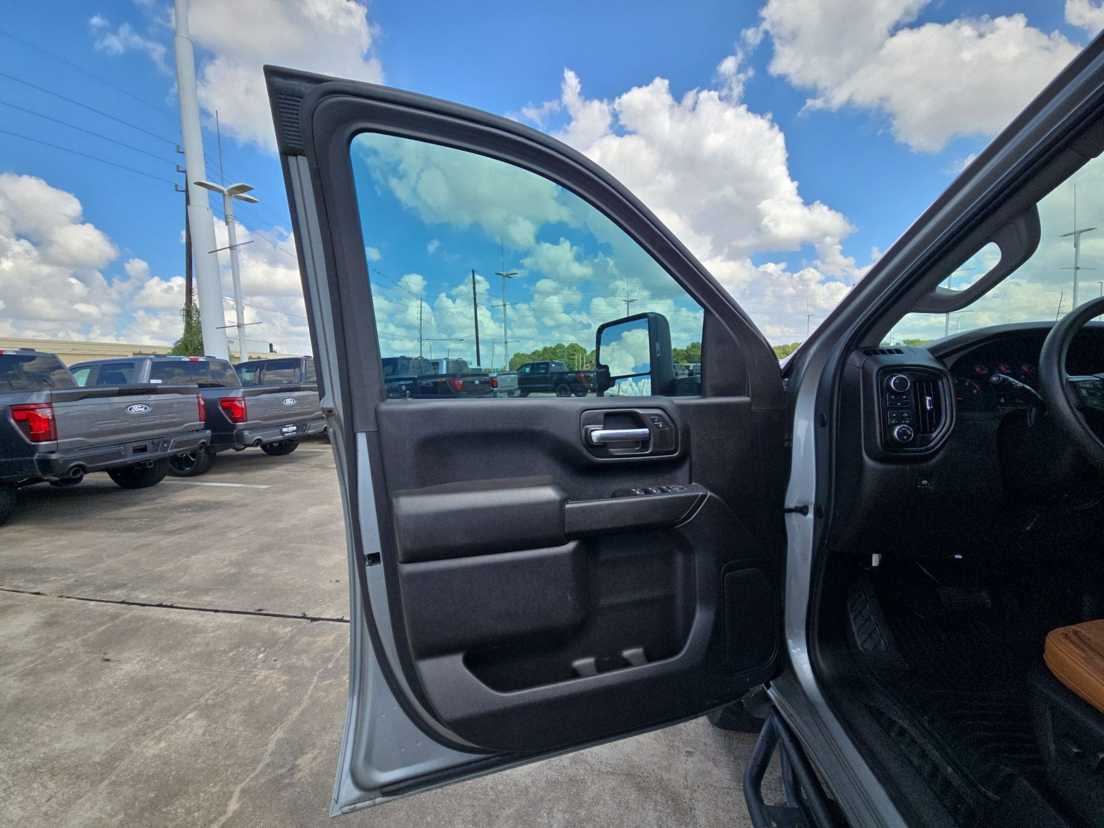 Used 2024 Chevrolet Silverado 2500 Custom w/ Custom Value Package AWD/4WD image 23