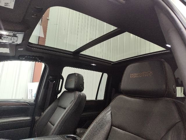 Used 2023 Chevrolet Suburban High Country AWD/4WD image 11