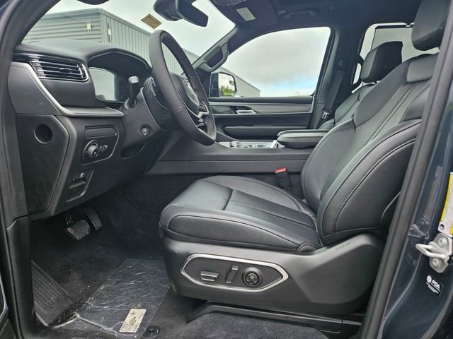 New 2025 Jeep Wagoneer L Series II w/ Convenience Group I image 7