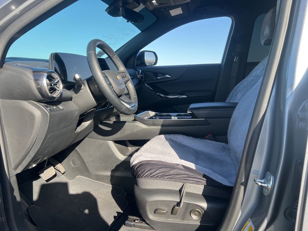 Used 2025 Chevrolet Equinox LT w/ Convenience Package II FWD image 11
