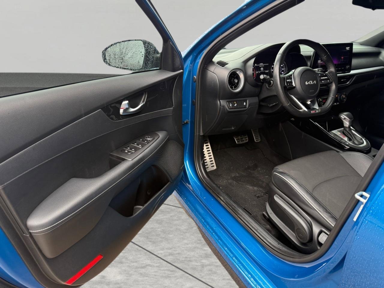 Used 2022 Kia Forte GT-Line w/ GT-Line Premium Package image 18