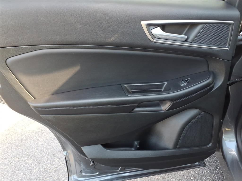 Used 2022 Ford Edge SEL w/ Convenience Package image 15