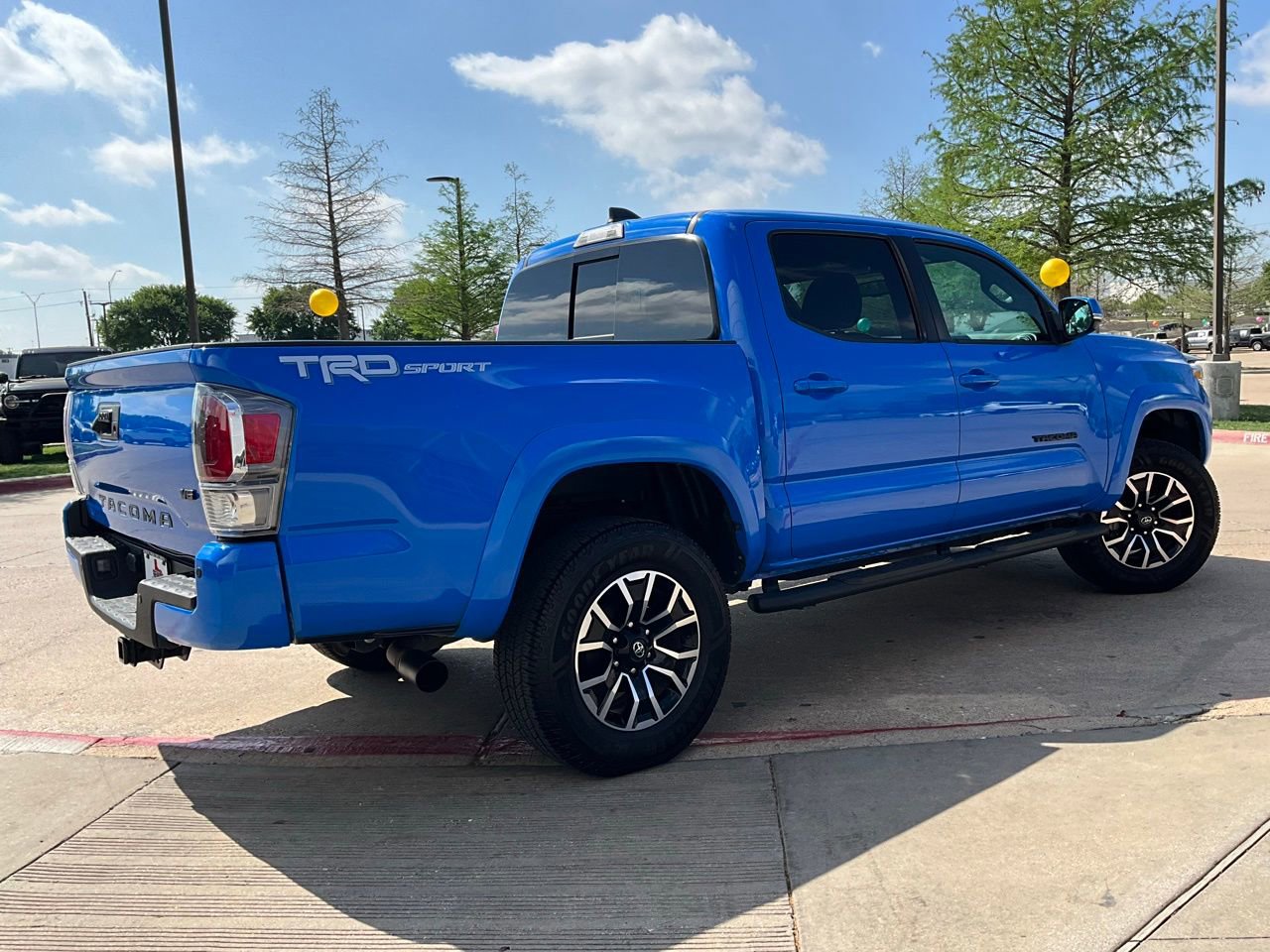 Used 2021 Toyota Tacoma TRD Sport w/ Technology Package image 6