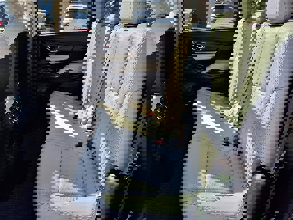 Used 2021 Subaru Ascent Limited w/ Technology Package image 9