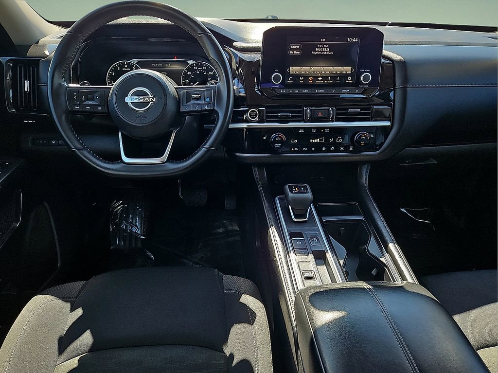 Used 2024 Nissan Pathfinder SV FWD image 15