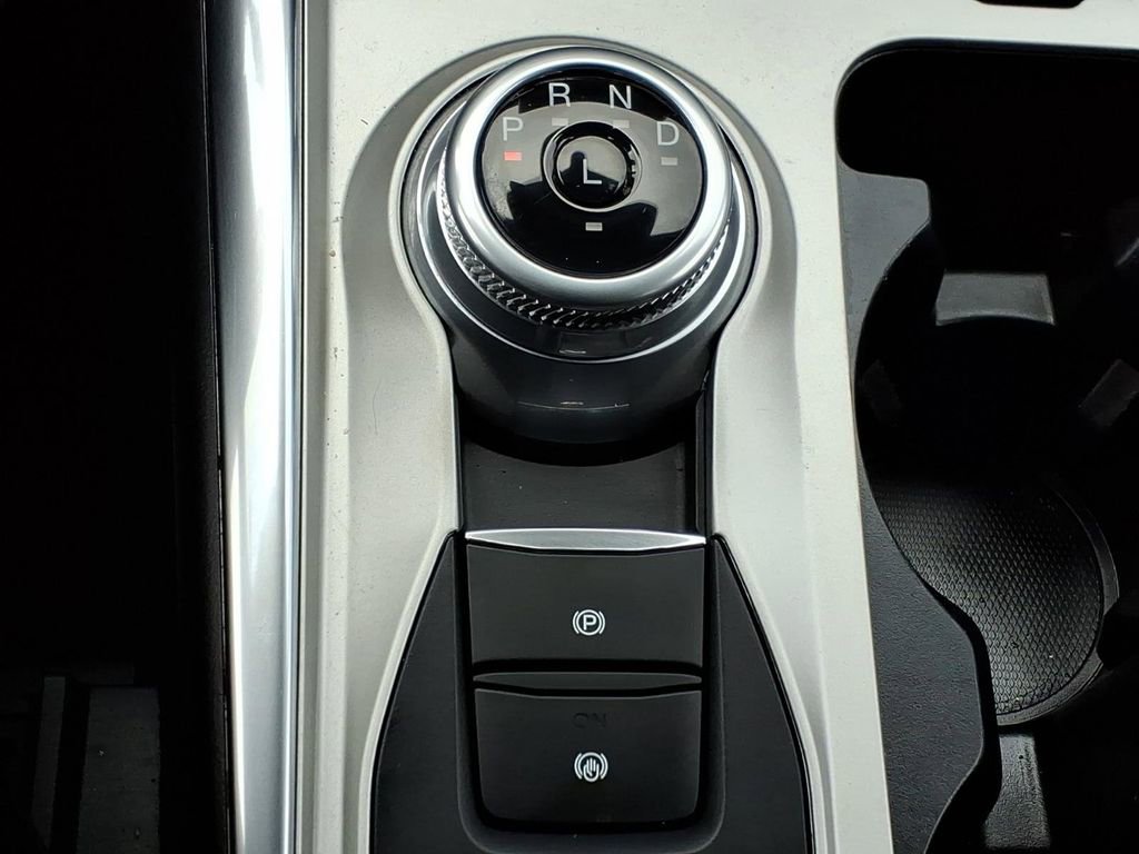 Used 2024 Ford Explorer XLT w/ Equipment Group 202A image 18