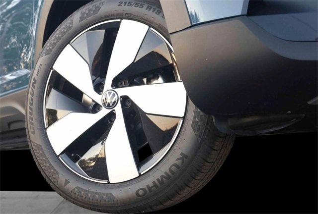 New 2025 Volkswagen Taos S image 3