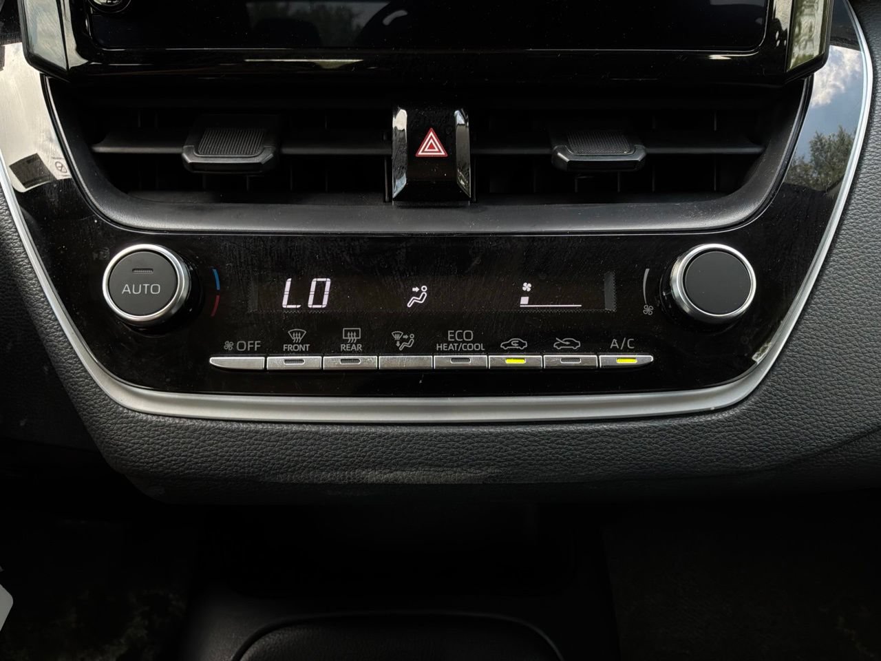 Used 2025 Toyota Corolla LE FWD image 24