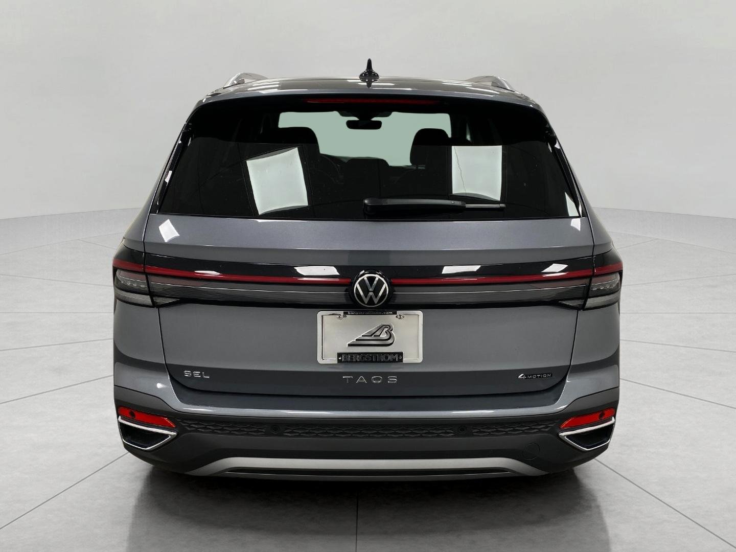 New 2026 Volkswagen Taos SEL AWD/4WD image 4
