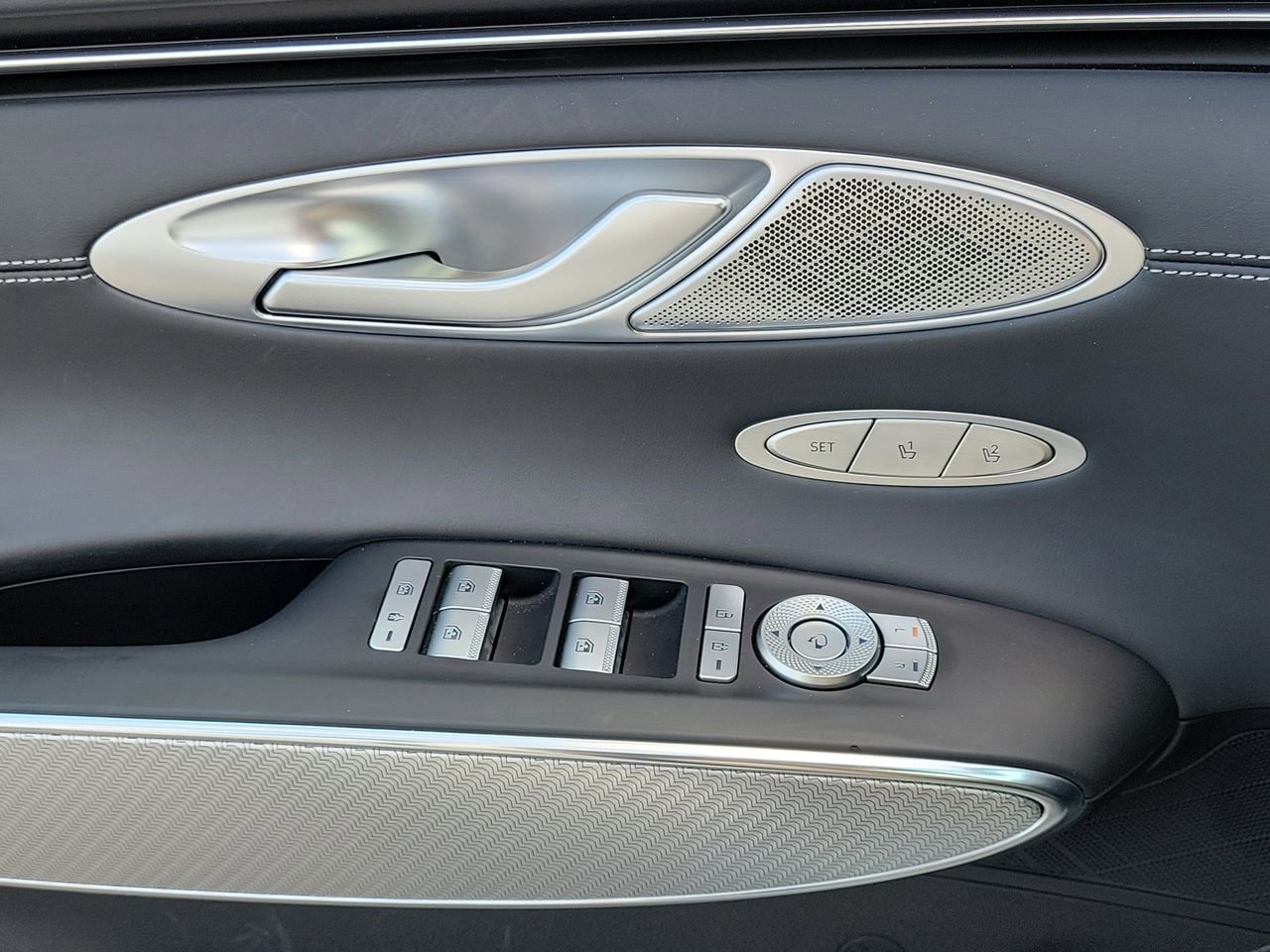 Used 2025 Genesis GV70 2.5T Sport Prestige w/ Sport Prestige Package image 30