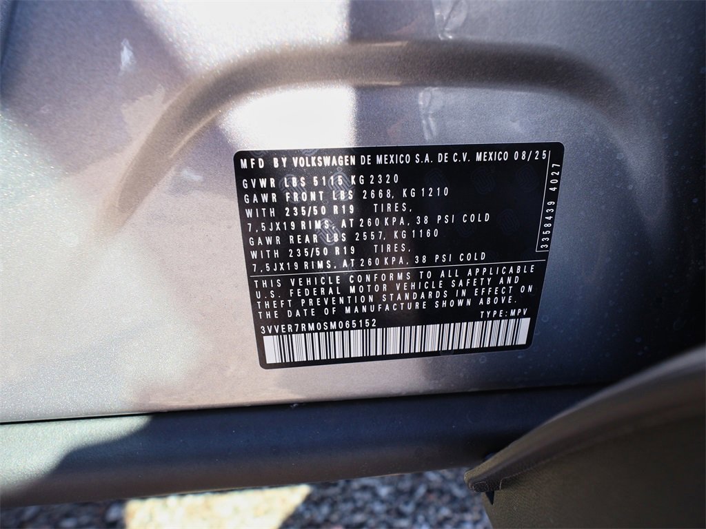 New 2025 Volkswagen Tiguan SE image 26