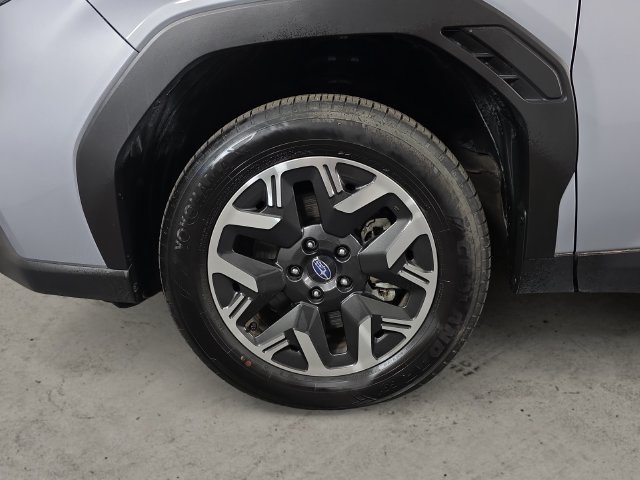 Used 2025 Subaru Forester Premium AWD/4WD image 9