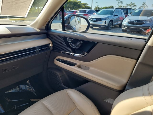 Used 2021 Lincoln Corsair AWD w/ Equipment Group 101A image 15