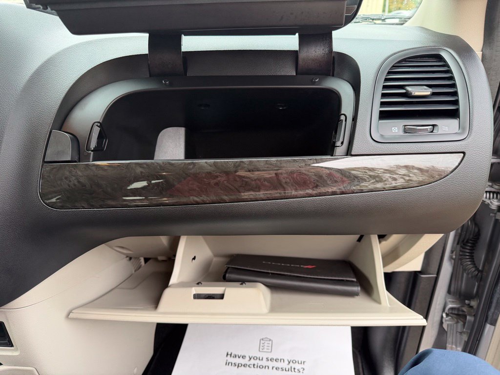 Used 2018 Dodge Grand Caravan SE FWD image 31