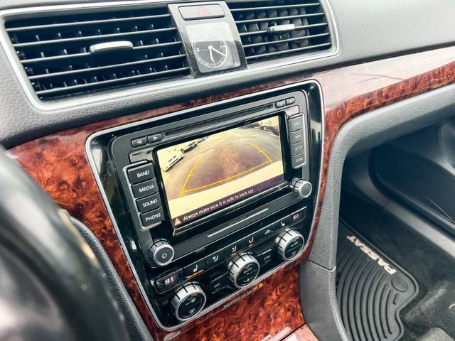 Used 2013 Volkswagen Passat 3.6 SEL Premium image 18