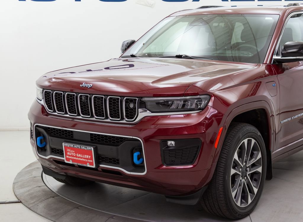 Used 2023 Jeep Grand Cherokee Overland w/ Advanced Protech Group III image 9