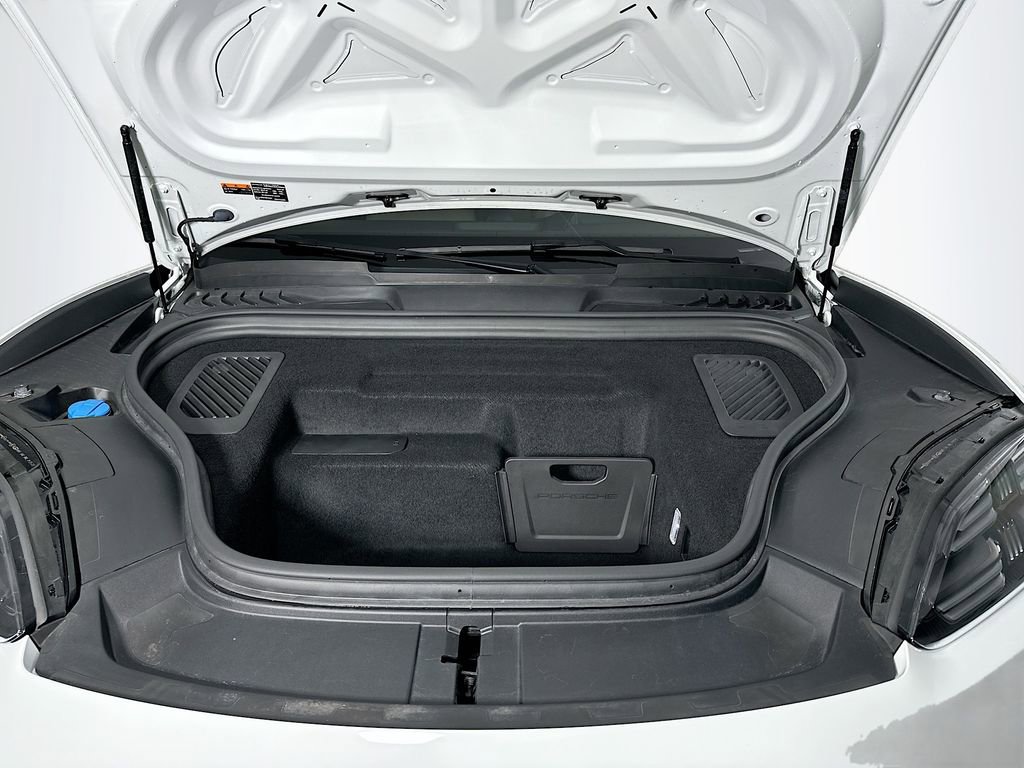 Used 2024 Porsche Macan 4 Electric image 33