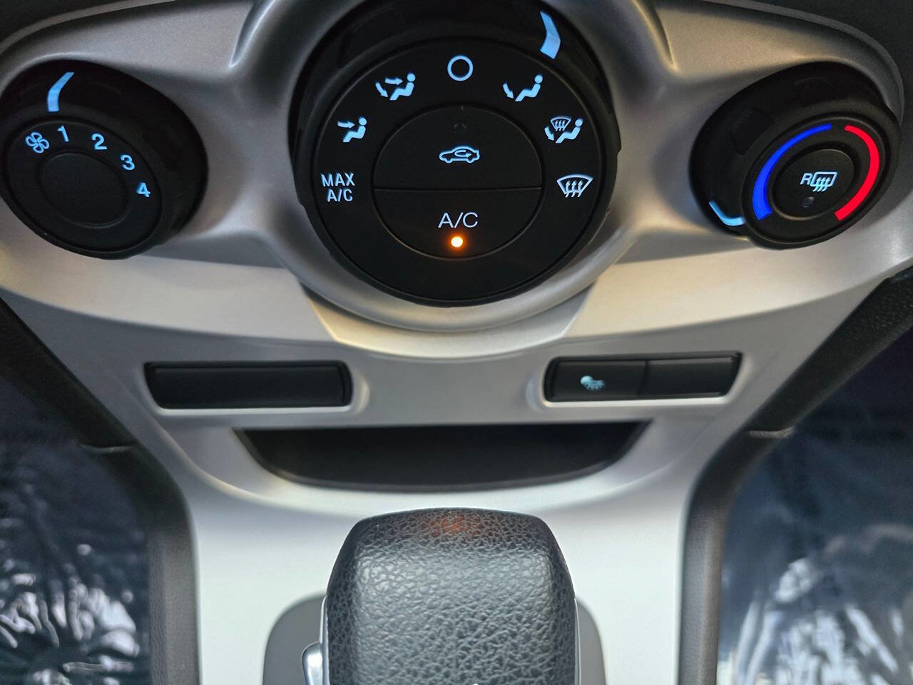 Used 2016 Ford Fiesta SE image 33