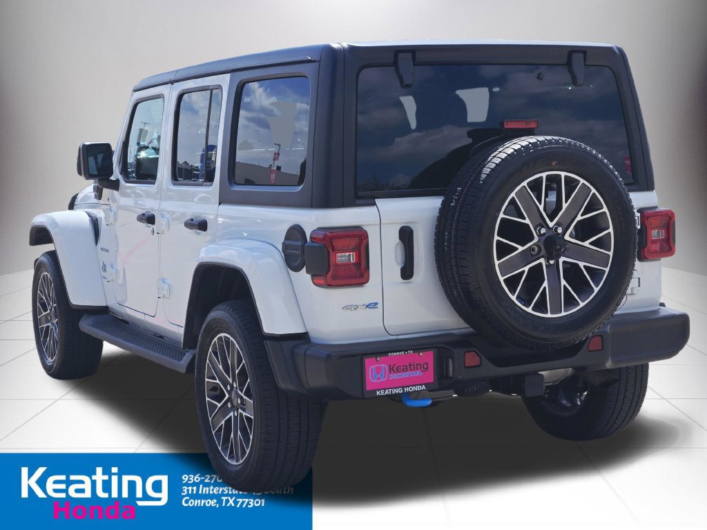 Used 2023 Jeep Wrangler Unlimited Sahara w/ Cold Weather Group AWD/4WD image 8