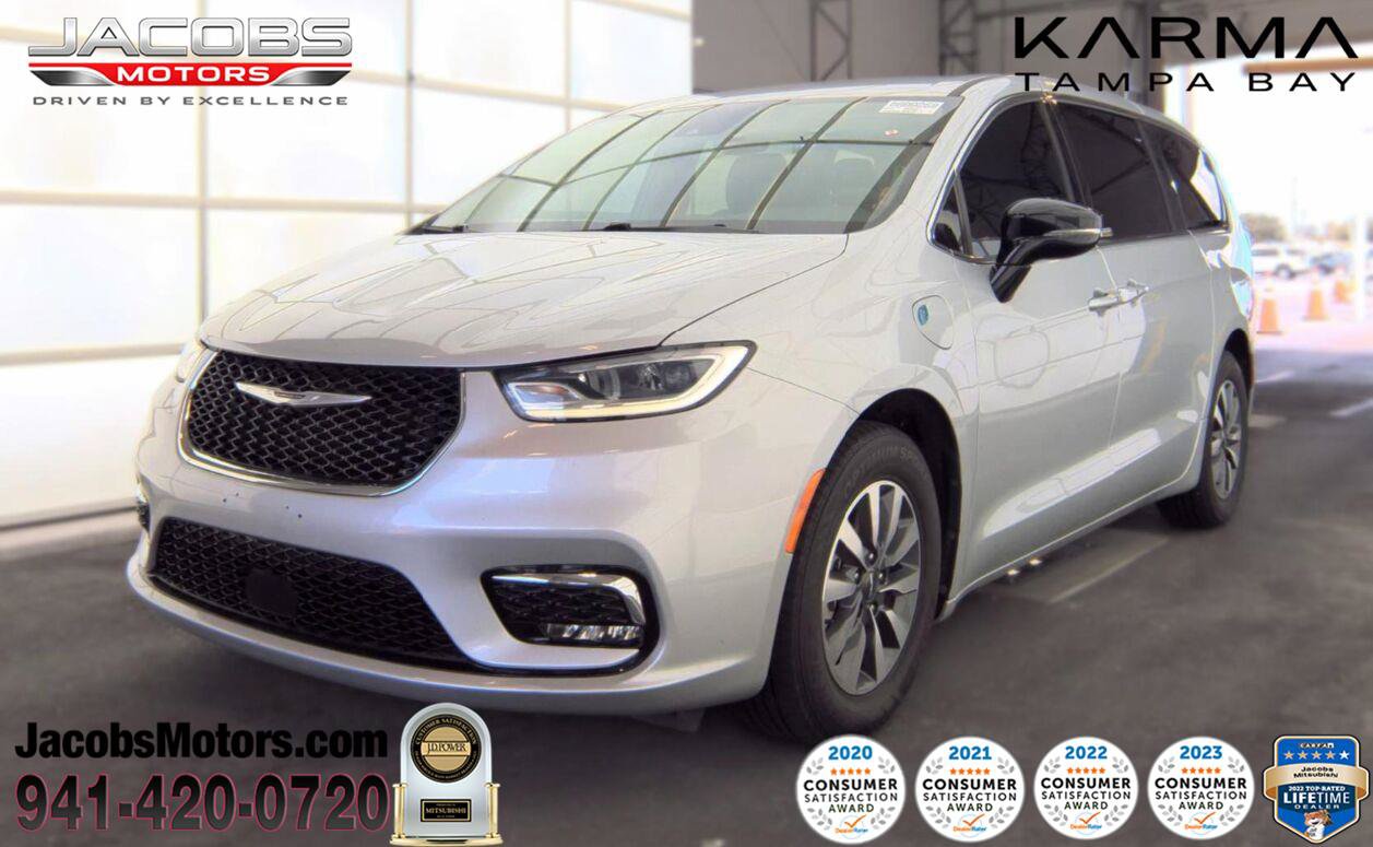Used 2024 Chrysler Pacifica Limited
