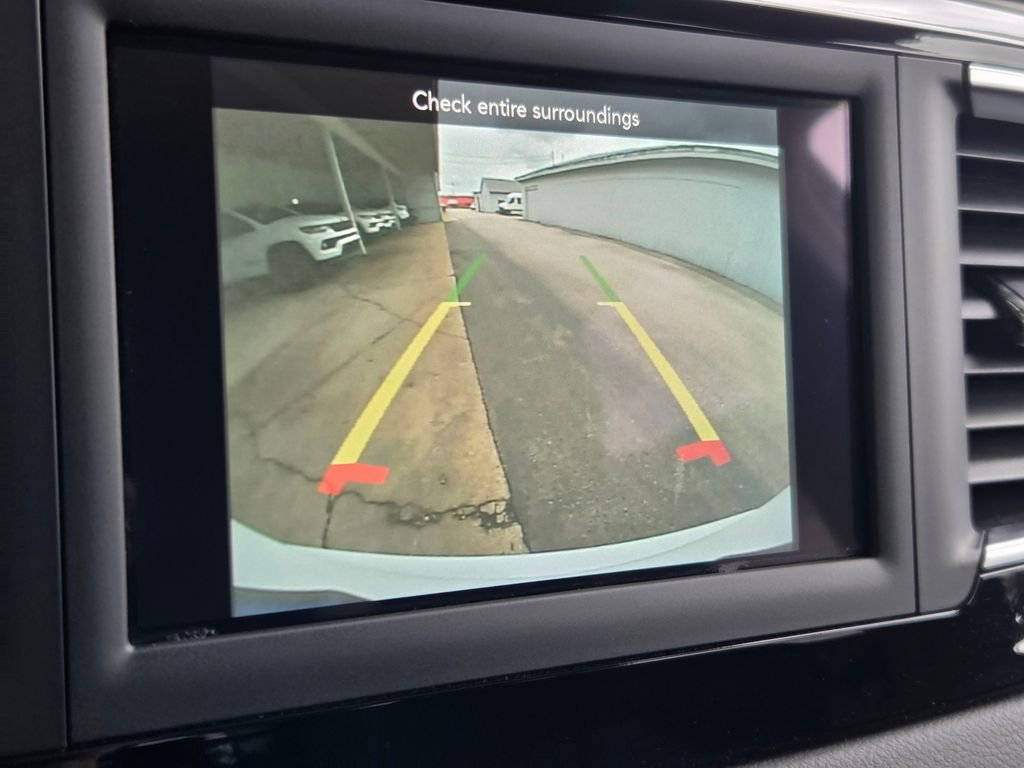 Certified 2021 Chrysler Voyager L image 4