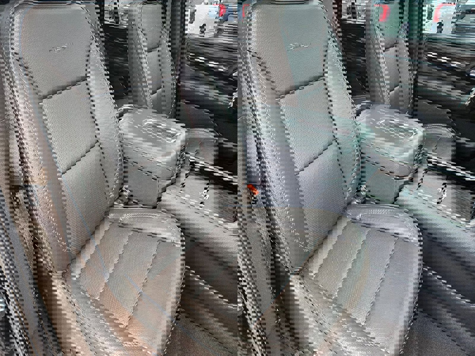 Used 2021 GMC Yukon Denali w/ Denali Premium Package image 32