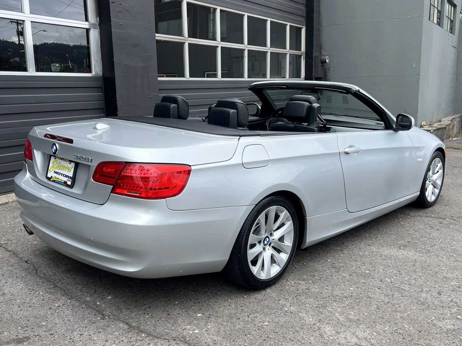 Used 2012 BMW 328i Convertible image 5