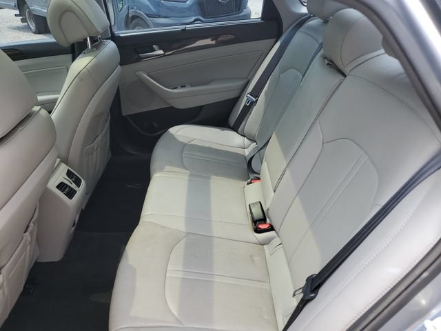 Used 2015 Hyundai Sonata Limited w/ Option Group 06 FWD image 13